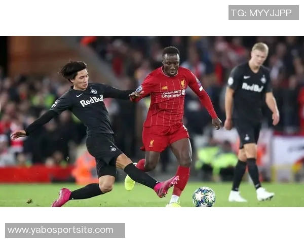 克雷霍维亚克首次向他人索要球衣渴望得到杰拉德的珍贵战袍 克雷霍维亚克首次向他人索要球衣渴望得到杰拉德的珍贵战袍