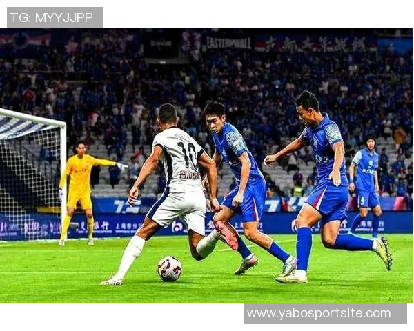 申花与首尔FC半场战成平局申花多次射门未能破门阿苏埃错失良机 申花与首尔FC半场战成平局申花多次射门未能破门阿苏埃错失良机