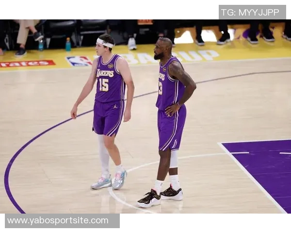 湖绿大战首发阵容揭晓詹姆斯缺席里夫斯八村塁携手对抗杰伦布朗与怀特