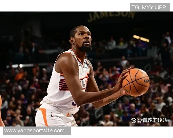 杜兰特遭遇防守夹击频频失误全场仅得24分1篮板2助攻表现不佳